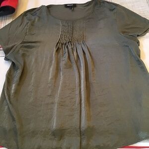 DKNY women’s short sleeve top in hunter green size XL